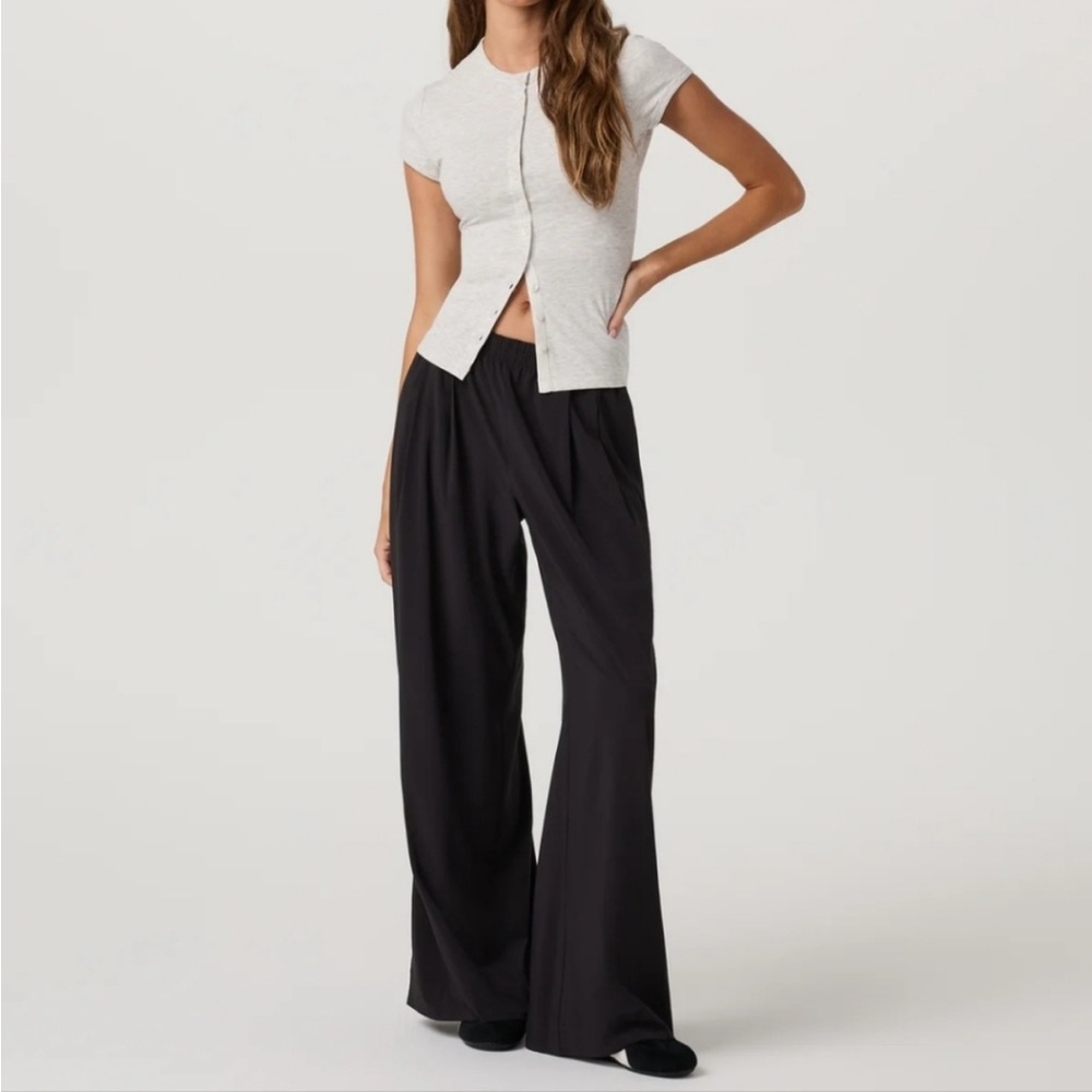 Vuori Villa Vibes Women's Wide-Leg Pants - Rare! Large-Short
